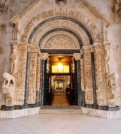 Trabakul Apartmán *